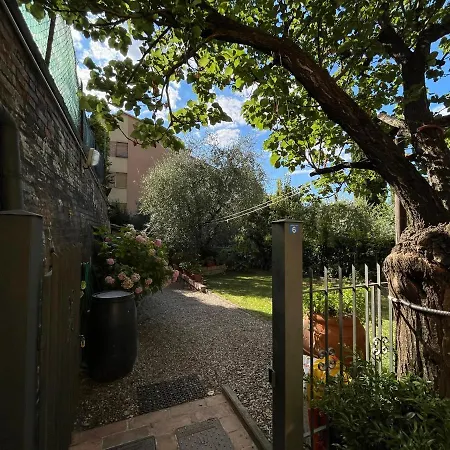 Little Garden House In Porta Camollia * Siena