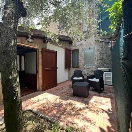 Little Garden House In Porta Camollia Siena